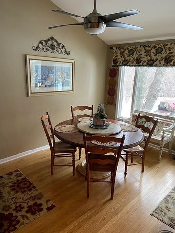 1073 W Elm Street, Palatine, IL 60067
