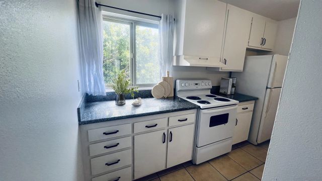 4185 Mt Alifan J, San Diego, CA 92111