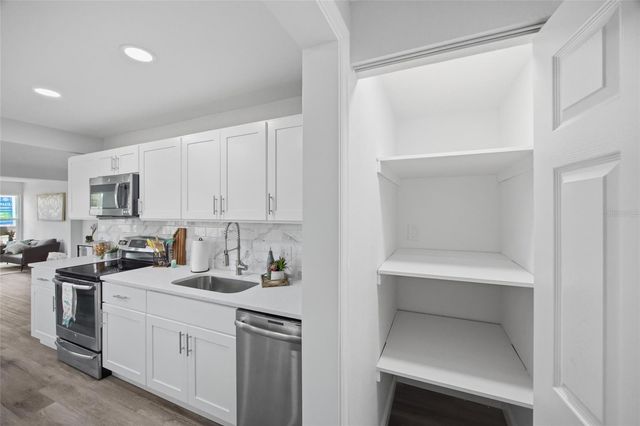 1149 WOODLAWN STREET, Clearwater, FL 33756