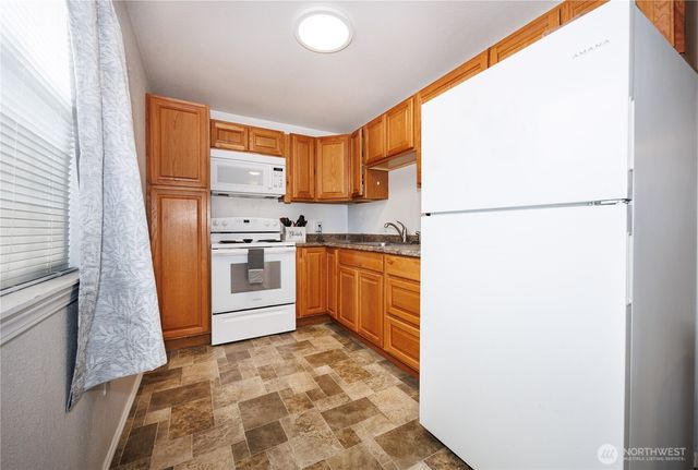 136 First Street, Sumas, WA 98295