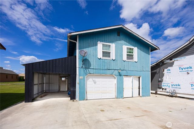 136 First Street, Sumas, WA 98295