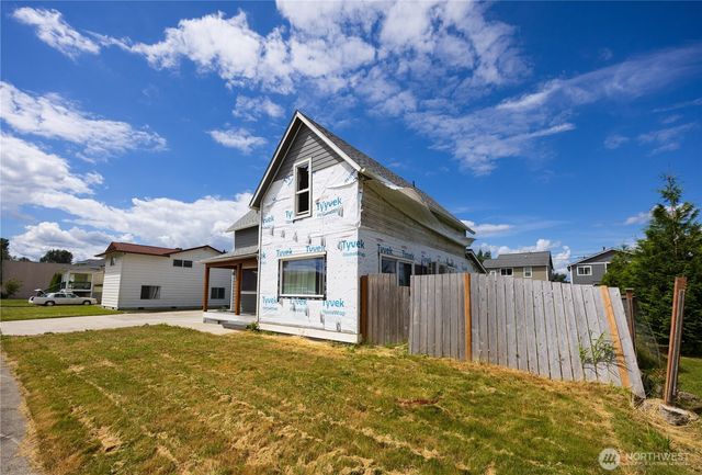 136 First Street, Sumas, WA 98295