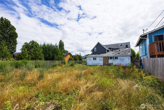 136 First Street, Sumas, WA 98295