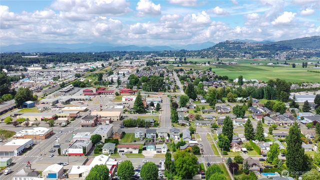 136 First Street, Sumas, WA 98295