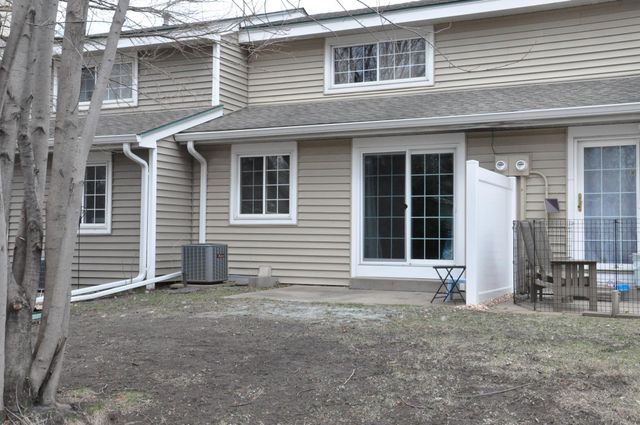 3271 Valley Ridge Drive 33, Eagan, MN 55121
