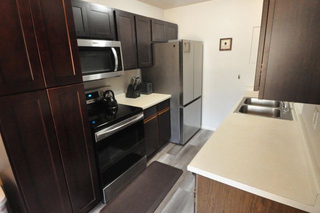 3271 Valley Ridge Drive 33, Eagan, MN 55121