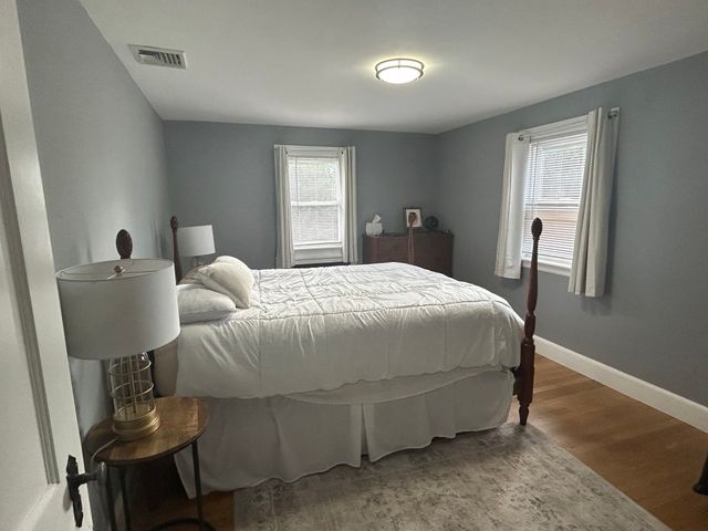 11 Hallron Rd 11, Newton, MA 02462