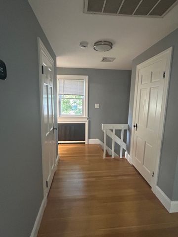 11 Hallron Rd 11, Newton, MA 02462