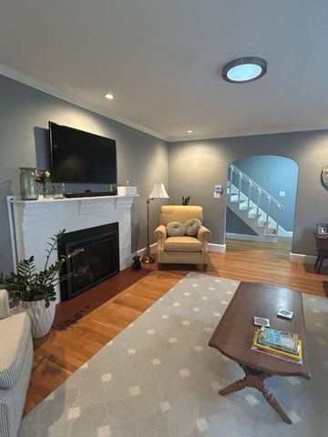 11 Hallron Rd 11, Newton, MA 02462