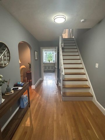 11 Hallron Rd 11, Newton, MA 02462