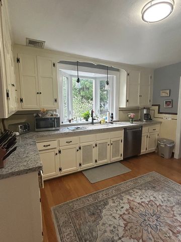 11 Hallron Rd 11, Newton, MA 02462