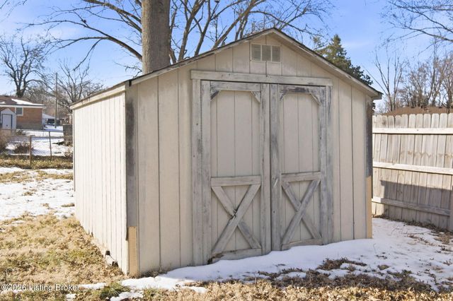 9000 Dorrance Dr, Louisville, KY 40258