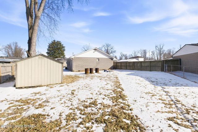 9000 Dorrance Dr, Louisville, KY 40258