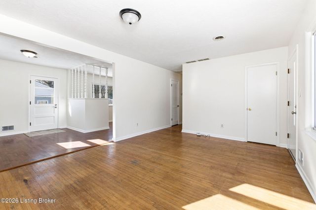 9000 Dorrance Dr, Louisville, KY 40258