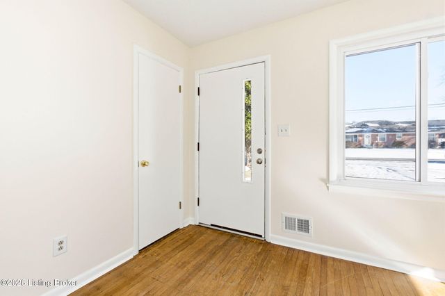 9000 Dorrance Dr, Louisville, KY 40258