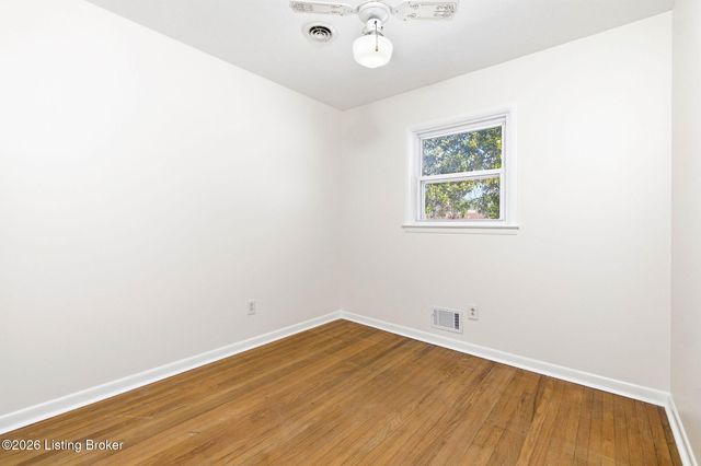 9000 Dorrance Dr, Louisville, KY 40258