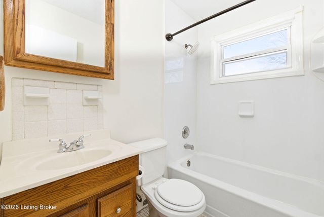 9000 Dorrance Dr, Louisville, KY 40258