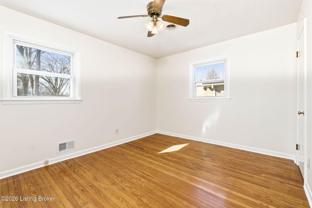 9000 Dorrance Dr, Louisville, KY 40258