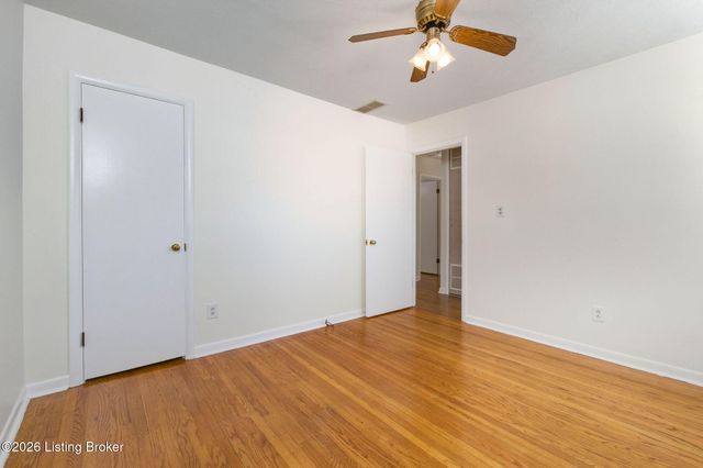 9000 Dorrance Dr, Louisville, KY 40258