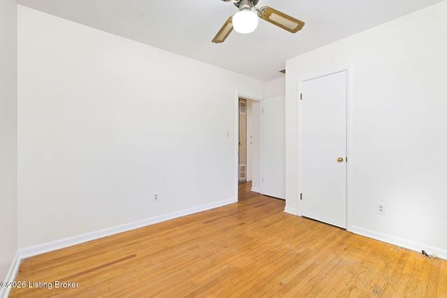 9000 Dorrance Dr, Louisville, KY 40258