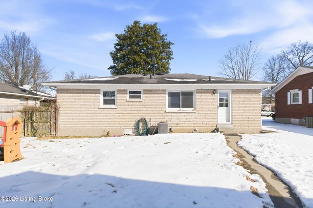 9000 Dorrance Dr, Louisville, KY 40258