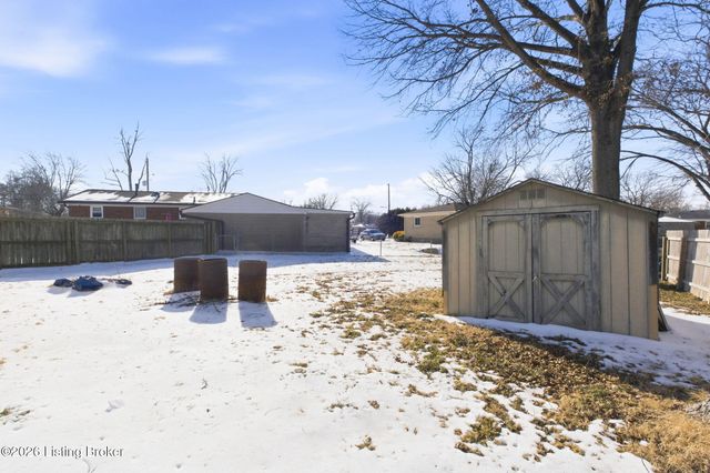 9000 Dorrance Dr, Louisville, KY 40258