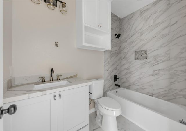 1309 W Washington Avenue, Navasota, TX 77868