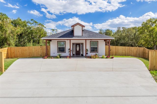 1309 W Washington Avenue, Navasota, TX 77868