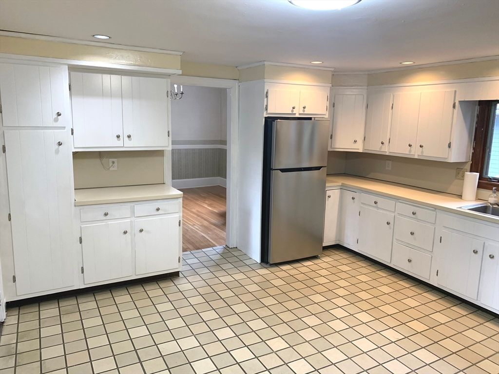 53 Oakland St 2, Medford, MA 02155