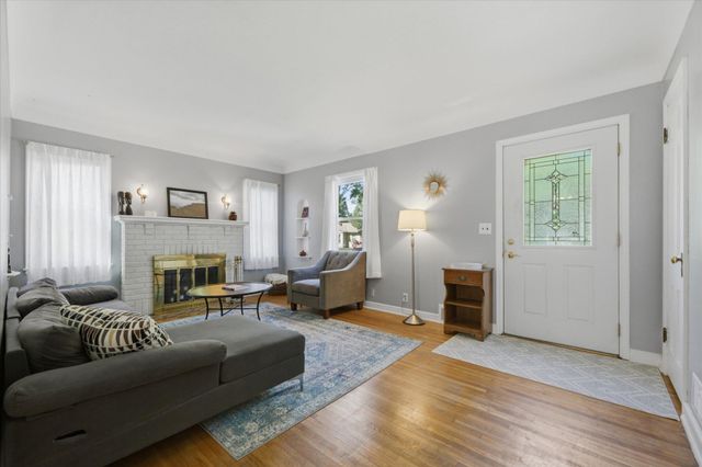 4354 Sheridan Avenue N, Minneapolis, MN 55412