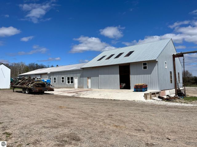 5417 Archer Road, Brethren, MI 49619