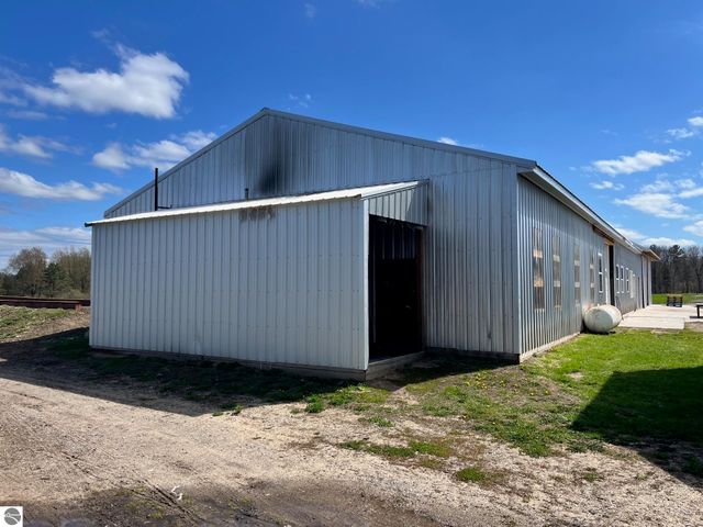 5417 Archer Road, Brethren, MI 49619