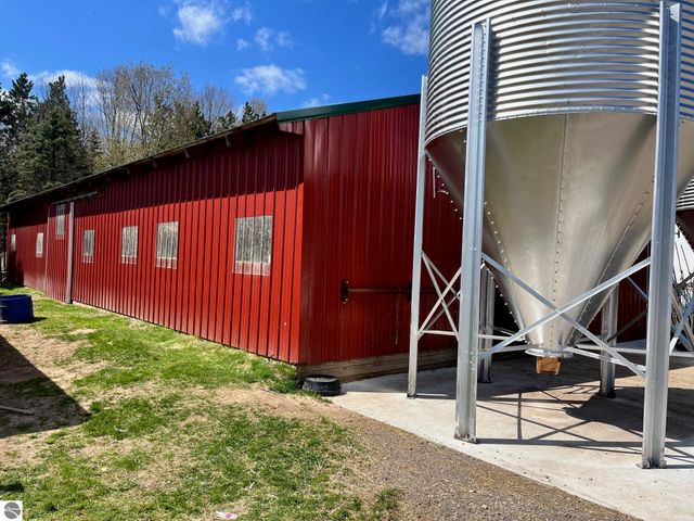 5417 Archer Road, Brethren, MI 49619