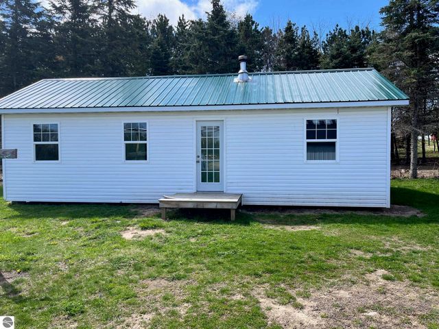 5417 Archer Road, Brethren, MI 49619