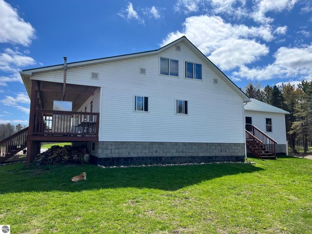 5417 Archer Road, Brethren, MI 49619