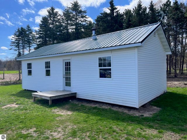 5417 Archer Road, Brethren, MI 49619