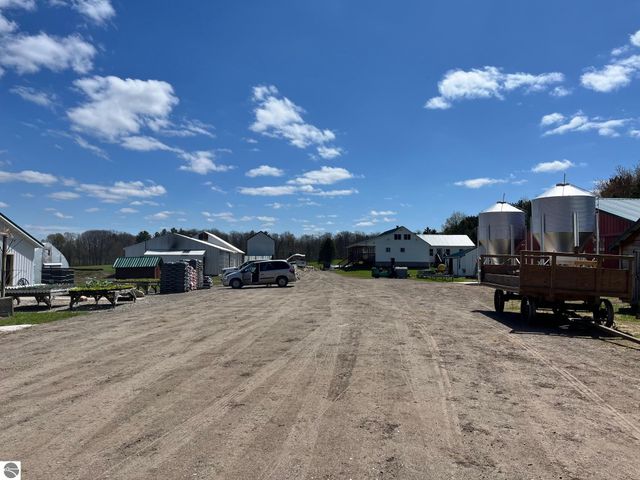 5417 Archer Road, Brethren, MI 49619