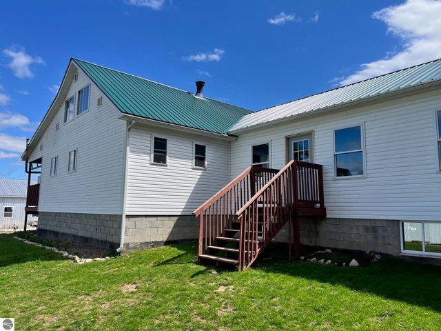 5417 Archer Road, Brethren, MI 49619