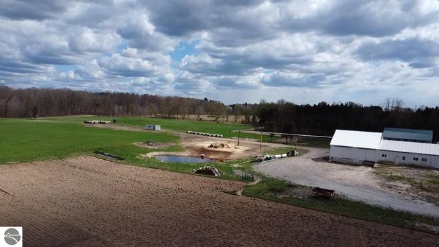 5417 Archer Road, Brethren, MI 49619