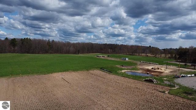 5417 Archer Road, Brethren, MI 49619