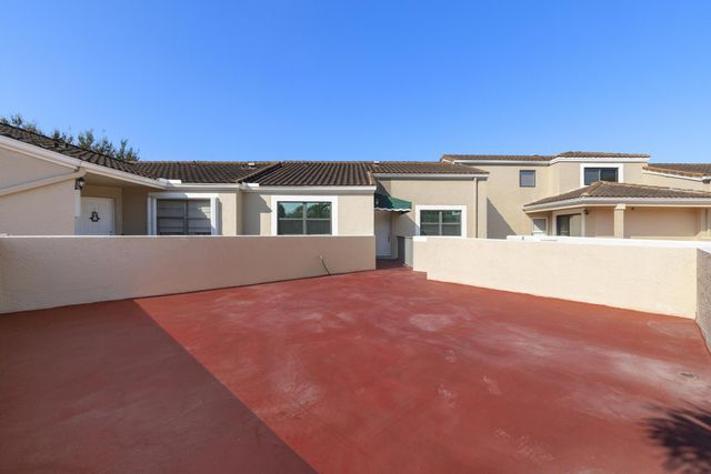 6670 Villa Sonrisa Drive 221, Boca Raton, FL 33433