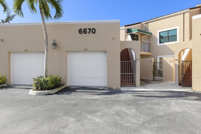 6670 Villa Sonrisa Drive 221, Boca Raton, FL 33433