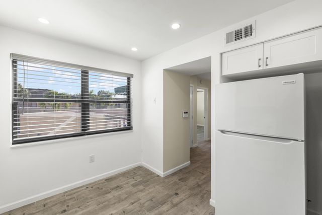 6670 Villa Sonrisa Drive 221, Boca Raton, FL 33433