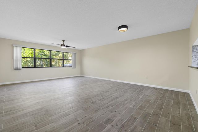 6670 Villa Sonrisa Drive 221, Boca Raton, FL 33433