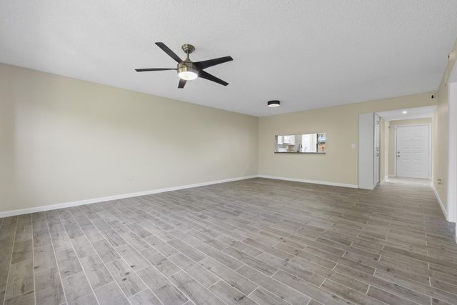 6670 Villa Sonrisa Drive 221, Boca Raton, FL 33433