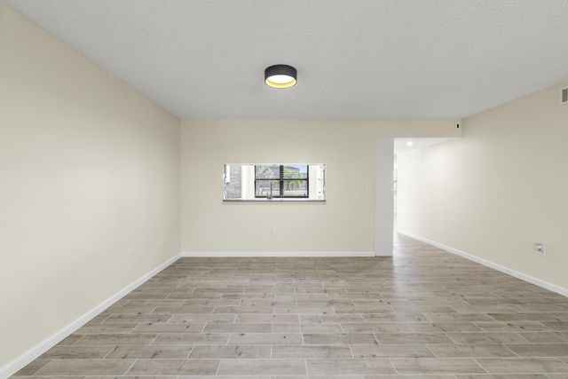 6670 Villa Sonrisa Drive 221, Boca Raton, FL 33433