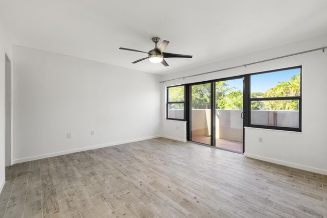 6670 Villa Sonrisa Drive 221, Boca Raton, FL 33433