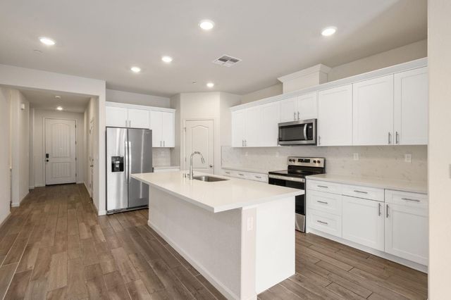 10202 Dormer Way, Elk Grove, CA 95757