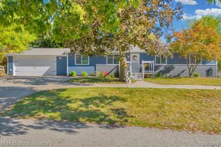 1095 Wyman Drive, Waterford, MI 48328
