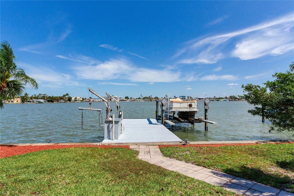 324 173RD AVENUE E, North Redington Beach, FL 33708